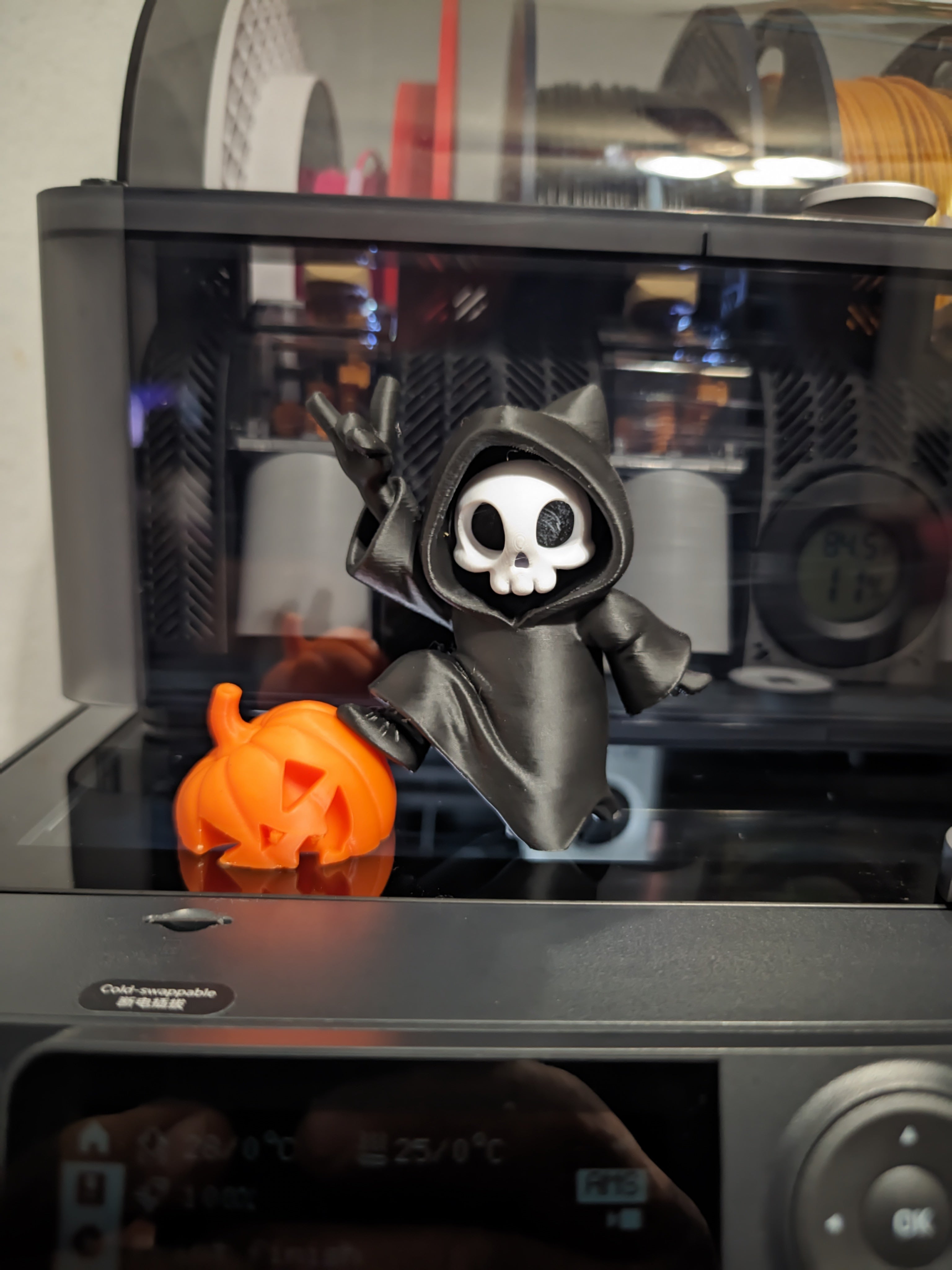 3D Printed Grim Reaper Skeleton with Jack-O’-Lantern – Spooky Desk Decor