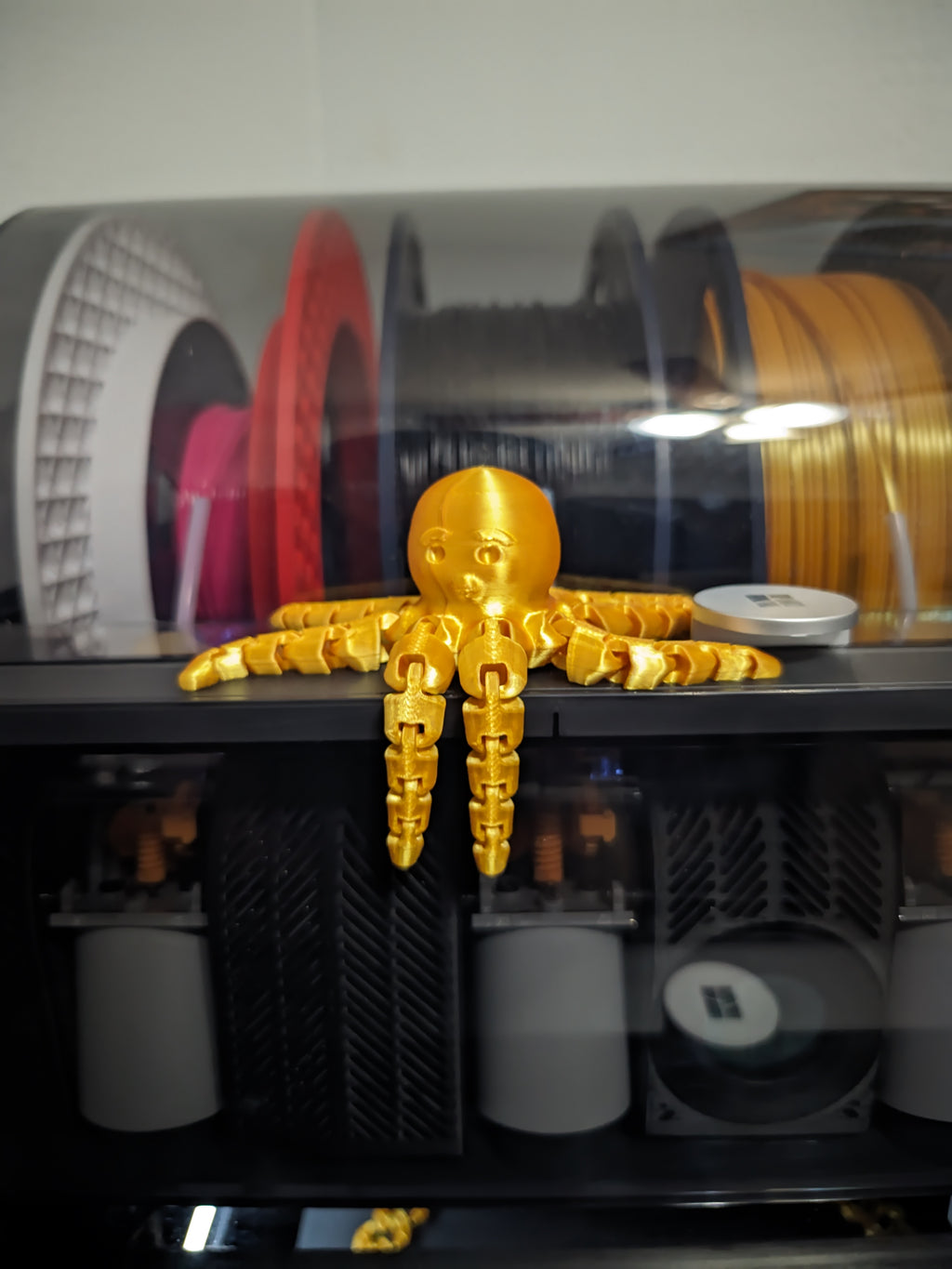 Articulated Octopus Figurine – Metallic Gold 3D Printed Desk Decor